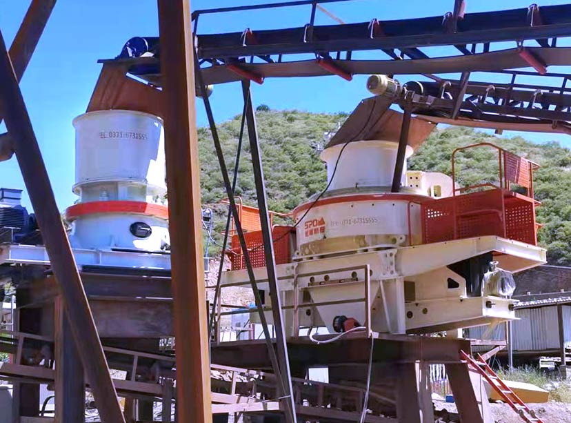 邵陽隆回石灰石尾料破碎生產(chǎn)線現(xiàn)場