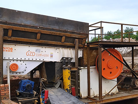 河北唐山鵝卵石破碎生產線現場