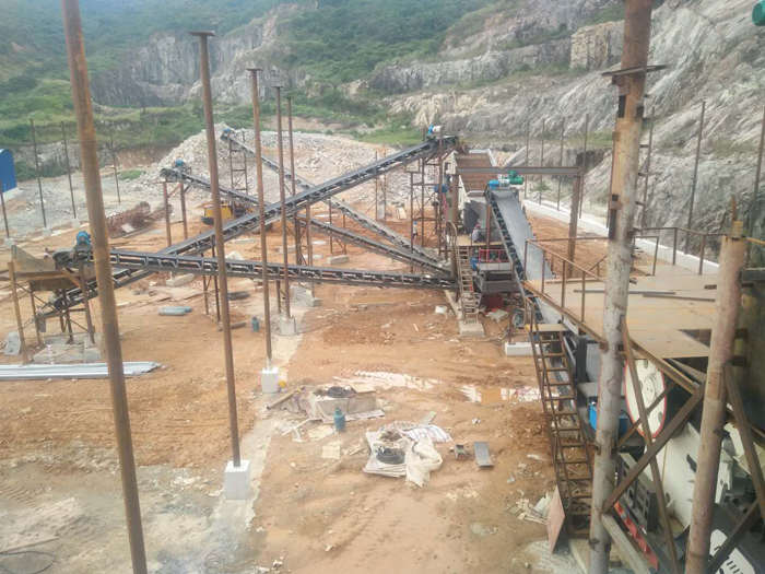 玄武巖破碎生產(chǎn)線安裝現(xiàn)場(chǎng) 玄武巖破碎生產(chǎn)線安裝現(xiàn)場(chǎng)