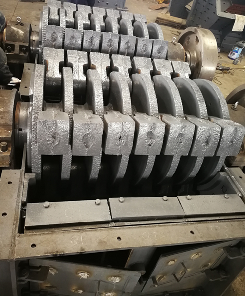 雙轉(zhuǎn)子錘式制砂機(jī)內(nèi)部結(jié)構(gòu) 雙轉(zhuǎn)子錘式制砂機(jī)內(nèi)部結(jié)構(gòu)