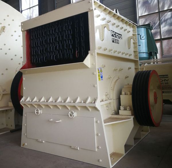 1212箱式破碎機(jī) 1212箱式破碎機(jī)