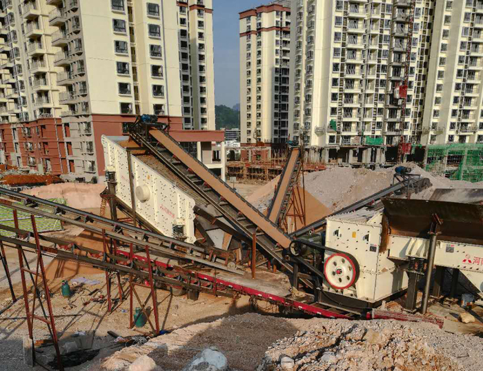 箱破移動篩分車 箱破移動篩分車