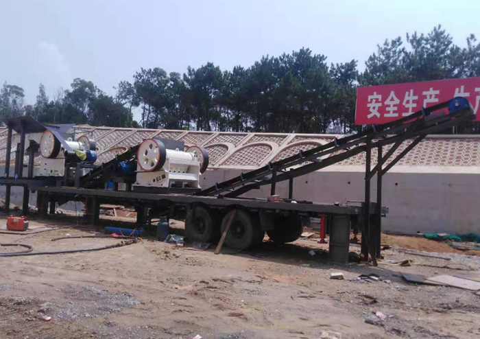 定制雙顎破拖車移動破碎機 定制雙顎破拖車移動破碎機