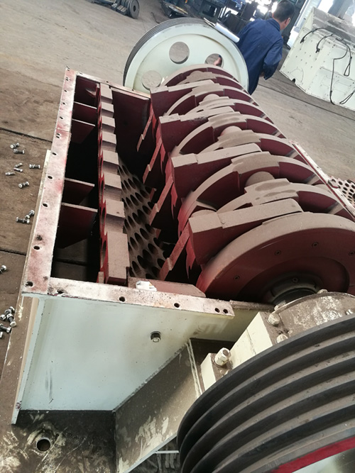 PCZ1620錘式破碎機內部結構 PCZ1620錘式破碎機內部結構