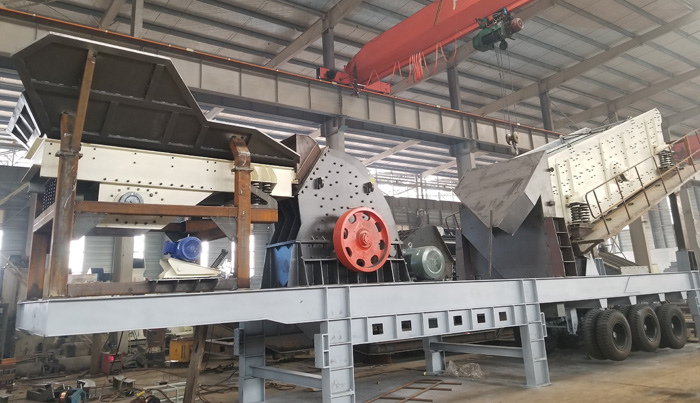 移動錘式三組合破碎篩分站 移動錘式三組合破碎篩分站