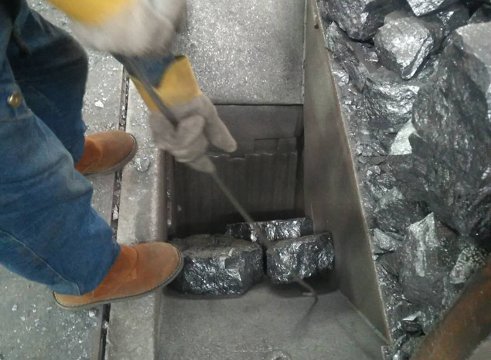 顎破碎煤機(jī)進(jìn)料口 顎破碎煤機(jī)進(jìn)料口