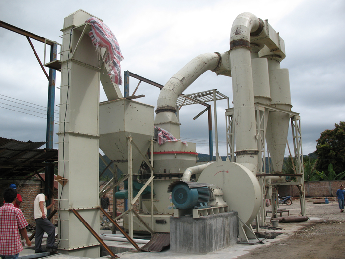 世博機器高壓磨粉機安裝現場