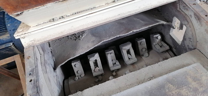 細碎機檢修現(xiàn)場 細碎機檢修現(xiàn)場