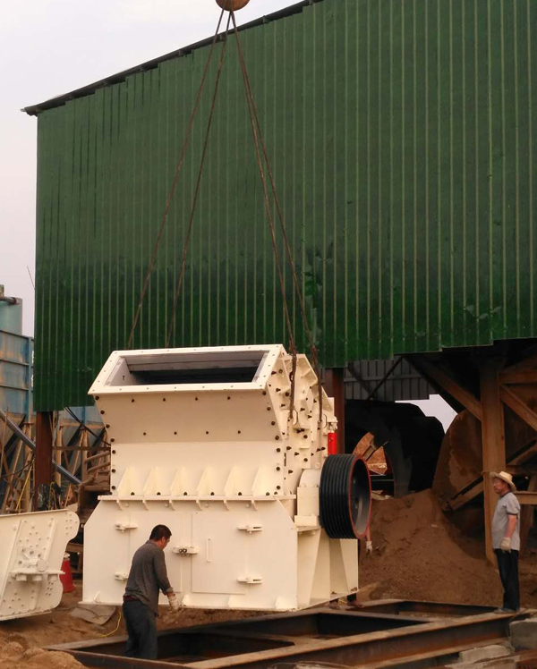 細碎機安裝現(xiàn)場 細碎機安裝現(xiàn)場