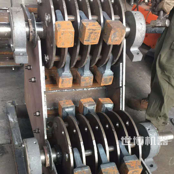 雙轉子錘式破碎機的內部細節 雙轉子錘式破碎機的內部細節