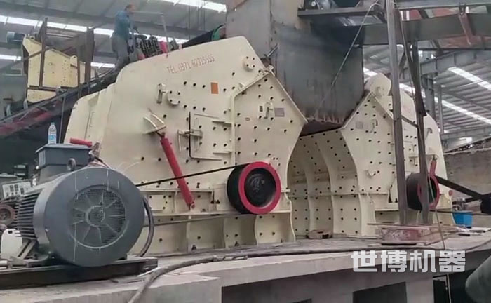 反擊式破碎機(jī)雙機(jī)搭配 反擊式破碎機(jī)雙機(jī)搭配