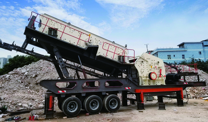 移動反擊破破碎建筑垃圾現場 移動反擊破破碎建筑垃圾現場