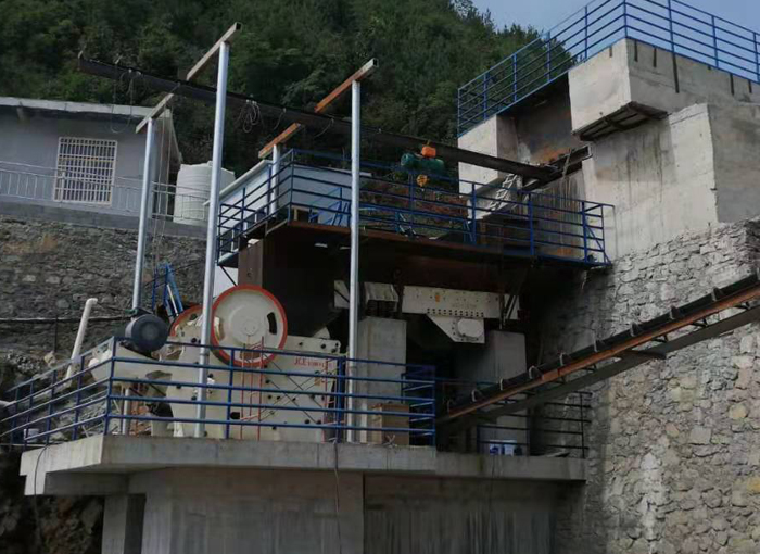 JC歐版破碎機用于固定式破碎生產線