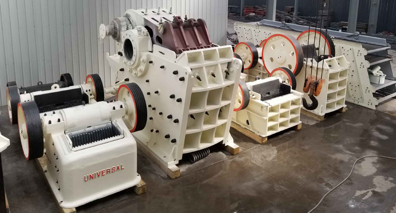 鄭州世博機器鄂式破碎機生產車間展示