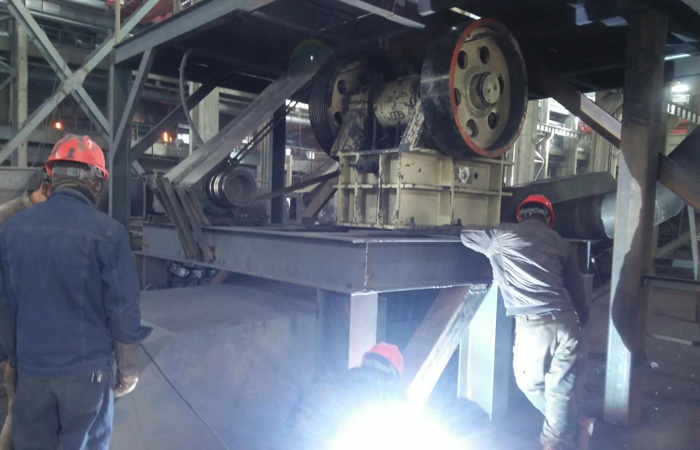 固定式煤矸石粉碎機(jī) 固定式煤矸石粉碎機(jī)