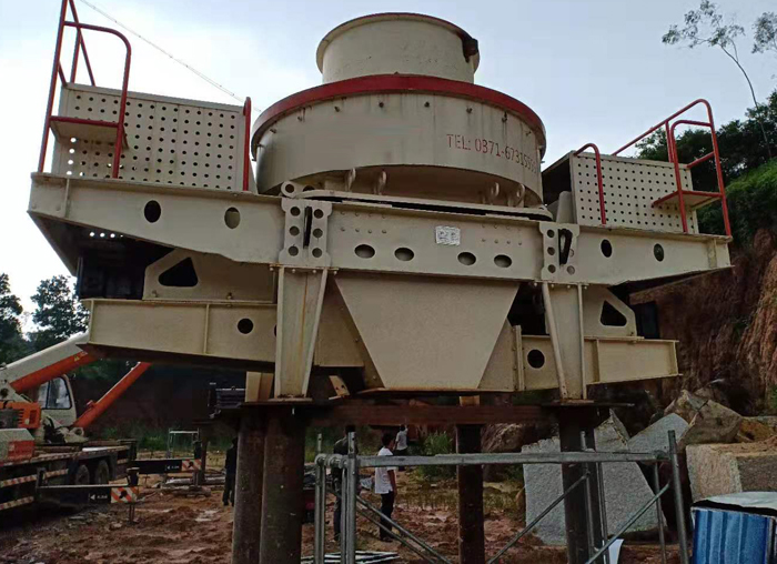 制砂機(jī)安裝現(xiàn)場 制砂機(jī)安裝現(xiàn)場