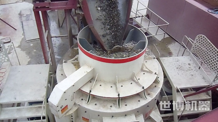 河卵石制砂機工作現(xiàn)場 河卵石制砂機工作現(xiàn)場