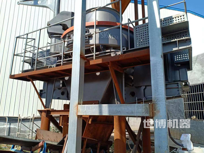 風化石制砂機安裝現場 風化石制砂機安裝現場