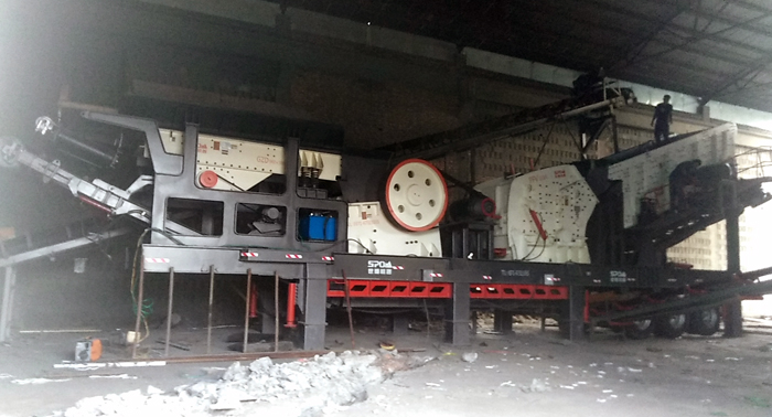 四合一破碎機移動車