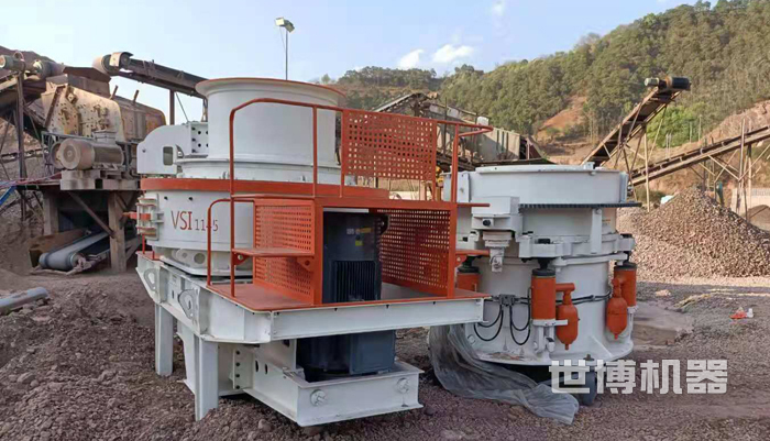 破碎機客戶現(xiàn)場展示