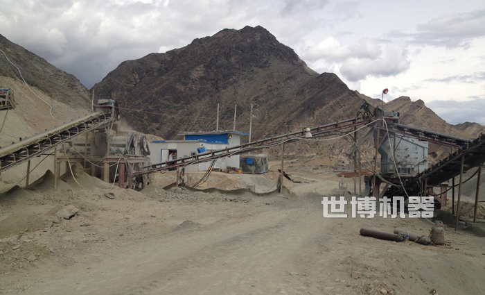 世博機械的客戶破碎生產線安裝現場 世博機械的客戶破碎生產線安裝現場