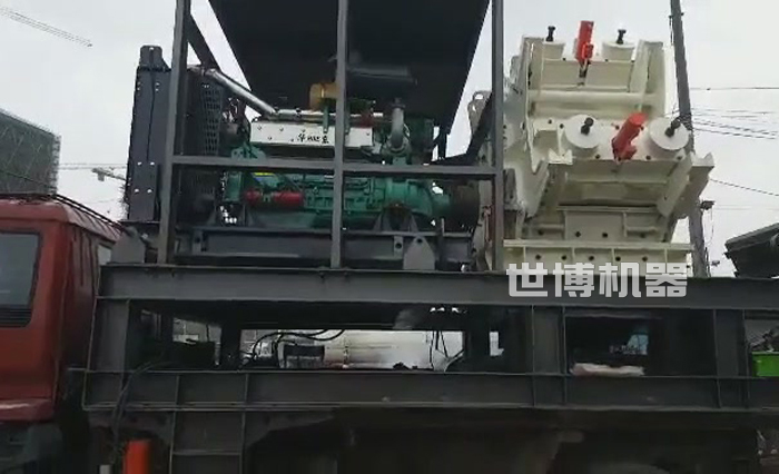 大型柴油動(dòng)力碎煤機(jī) 大型柴油動(dòng)力碎煤機(jī)