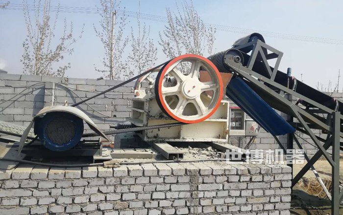 250*1000小型顎式破碎機安裝現場 250*1000小型顎式破碎機安裝現場