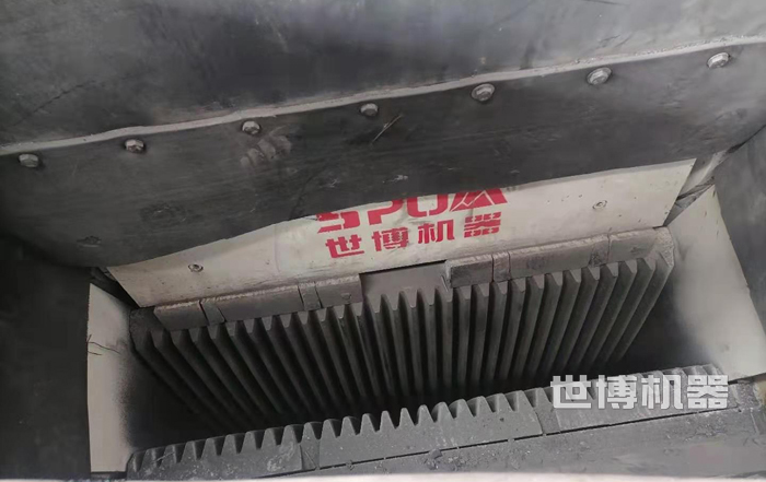 PEX250×1000顎破進料口特寫 PEX250×1000顎破進料口特寫