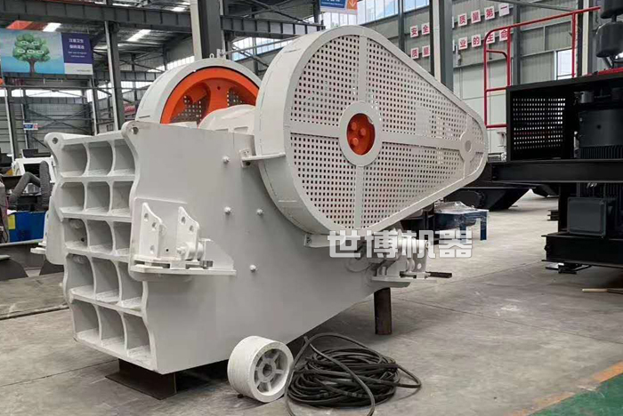 JC顎式破碎機噴涂之后 JC顎式破碎機噴涂之后