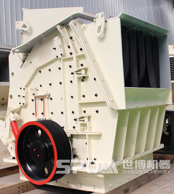 大口反擊破碎機