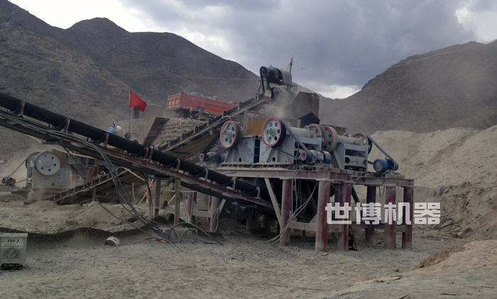 碎石機工作現場圖 碎石機工作現場圖