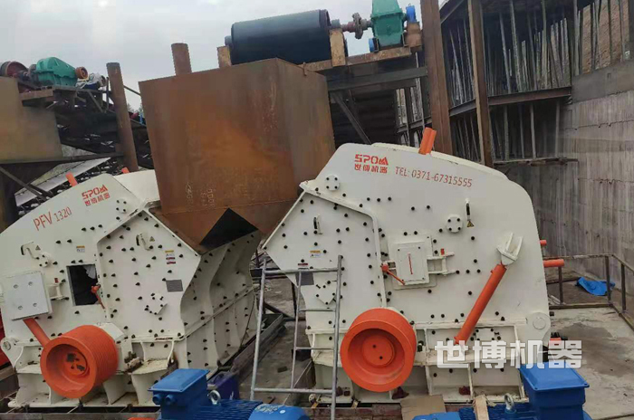 反擊式破碎機(jī)雙機(jī)并聯(lián) 反擊式破碎機(jī)雙機(jī)并聯(lián)