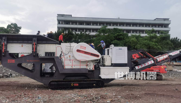 履帶式破碎站客戶現場