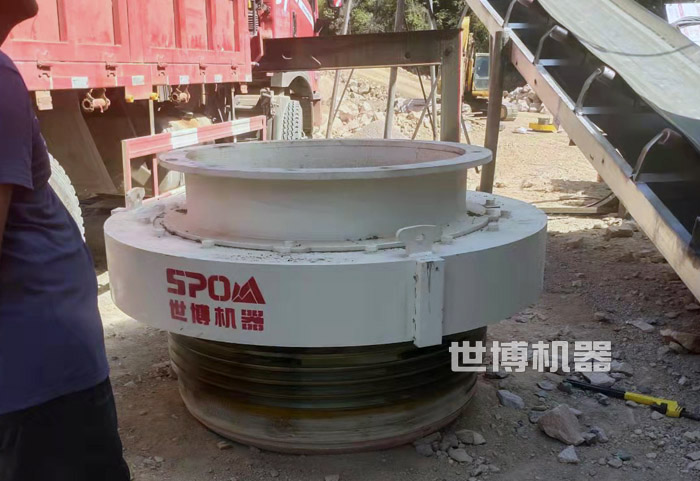 圓錐破碎機安裝現場 圓錐破碎機安裝現場