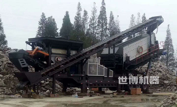 輪胎式的建筑垃圾破碎站 輪胎式的建筑垃圾破碎站