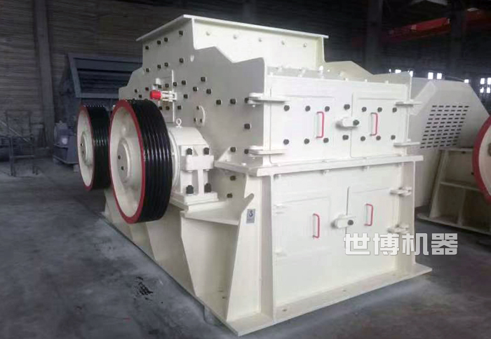兩百噸每小時(shí)的雙轉(zhuǎn)子錘式制砂機(jī) 兩百噸每小時(shí)的雙轉(zhuǎn)子錘式制砂機(jī)