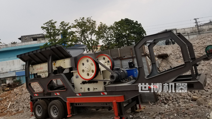 輪胎式建筑垃圾粉碎站 輪胎式建筑垃圾粉碎站