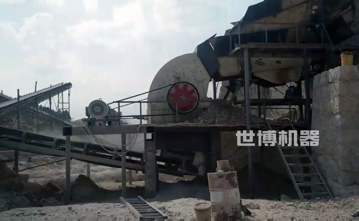 重錘式破碎機工作現場 重錘式破碎機工作現場