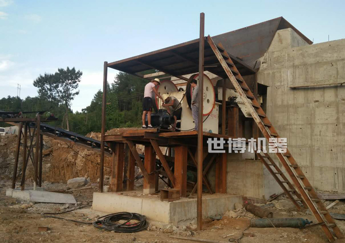 顎式細碎機安裝現場 顎式細碎機安裝現場