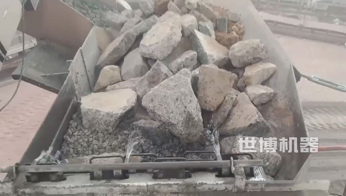 礦山破碎機工作現場 礦山破碎機工作現場