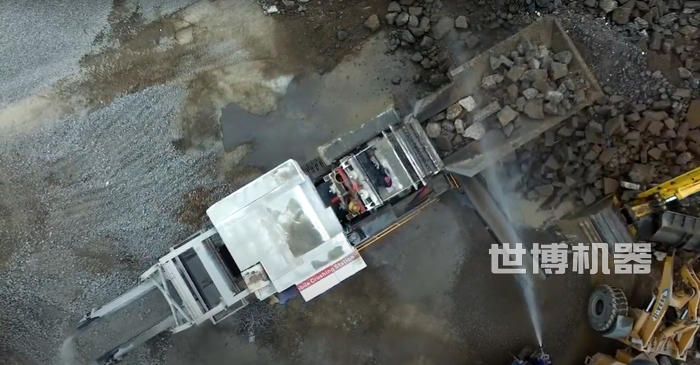 履帶式破碎站工作現場 履帶式破碎站工作現場