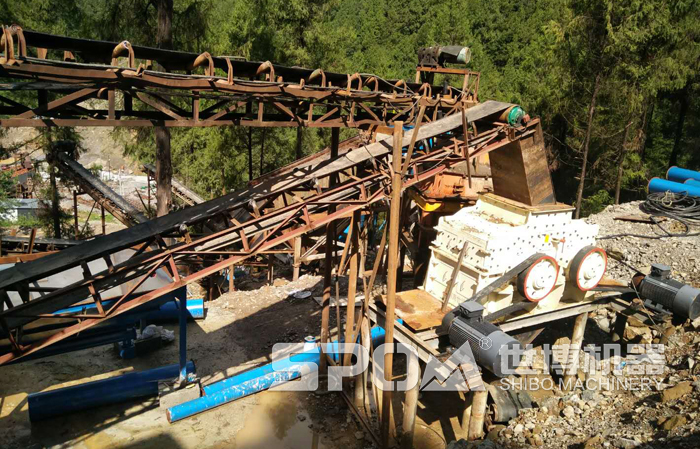 臥式制砂機工作現(xiàn)場