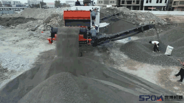 履帶行走式一體破碎機LF250型工作現場 履帶行走式一體破碎機LF250型工作現場