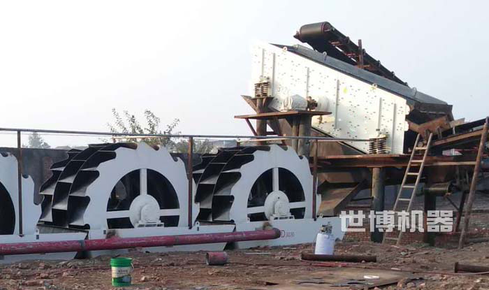 水輪式洗砂機安裝現(xiàn)場 水輪式洗砂機安裝現(xiàn)場