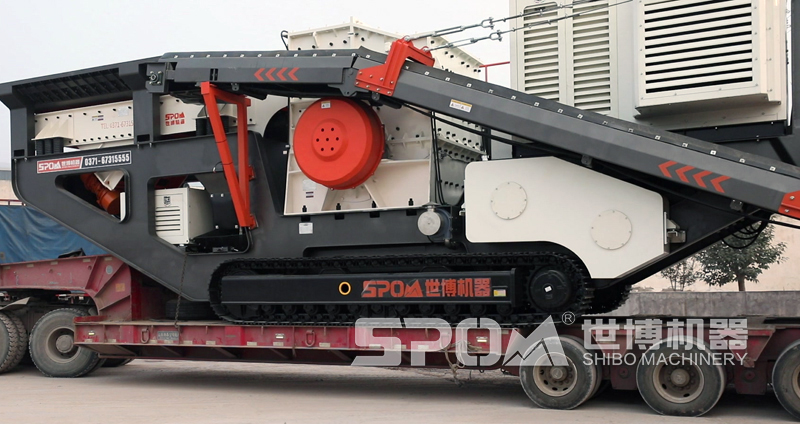 履帶式破碎站裝車發貨中