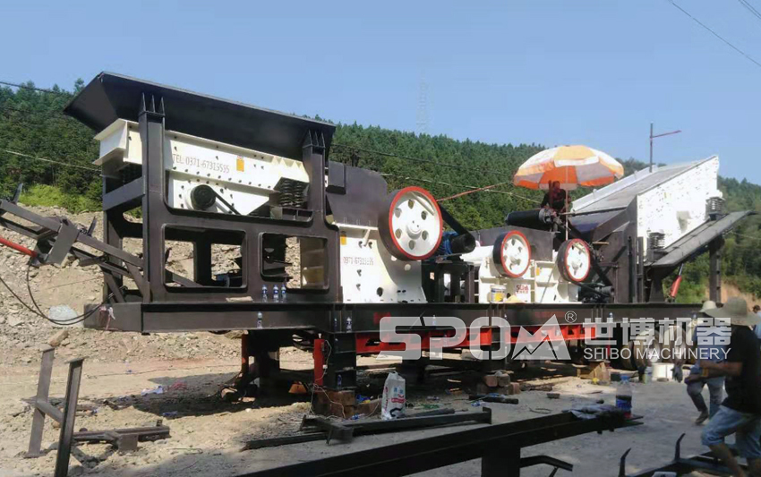 移動四組合破碎車粗顎破細顎破搭配 移動四組合破碎車粗顎破細顎破搭配