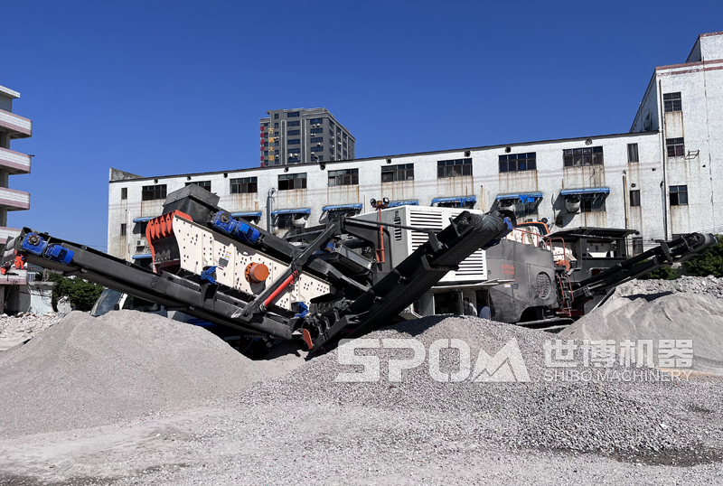 履帶式大口反擊破處理建筑垃圾現場 履帶式大口反擊破處理建筑垃圾現場