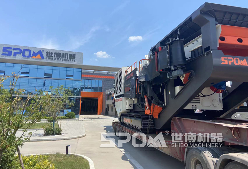 履帶式磕石機(jī)--世博機(jī)器公司生產(chǎn) 履帶式磕石機(jī)--世博機(jī)器公司生產(chǎn)