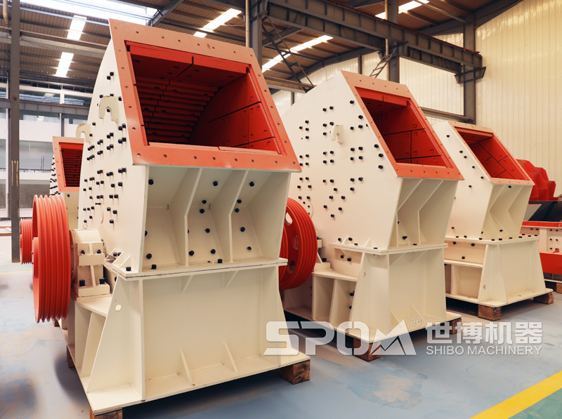 大錘式破碎機的生產車間 大錘式破碎機的生產車間