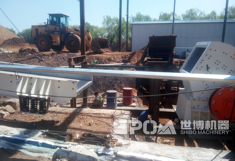 時(shí)產(chǎn)三百噸重錘破安裝現(xiàn)場(chǎng) 時(shí)產(chǎn)三百噸重錘破安裝現(xiàn)場(chǎng)